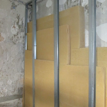 Isolation de murs en laine de bois